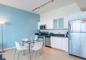 High Floor Apt w Direct Ocean View | Beach Access + Private Balcony