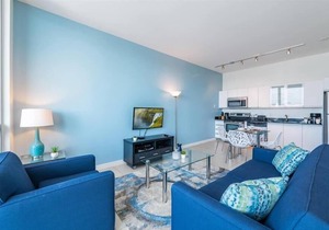 High Speed Internet, AC & Parking | Beach Access | Miami Beach