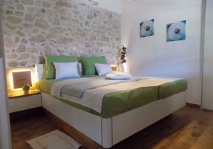 Holiday home with heated pool