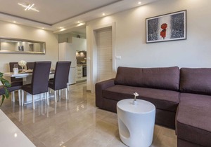 Holiday home with outdoor pool