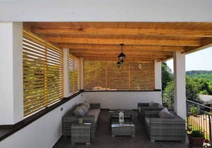 Holiday home with pool and air conditioning