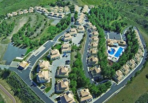 Holiday home with a shared pool