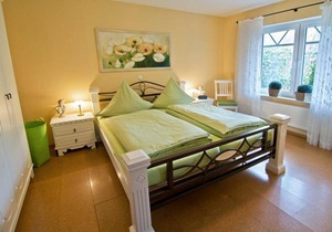 Holiday house in a quiet location, with a private terrace and a garden