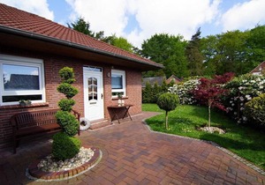 Holiday house in a quiet location, with a private terrace and a garden