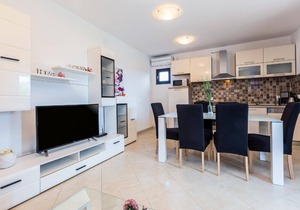 Holiday house Pula for 1 - 6 persons with 2 bedrooms - Holiday home