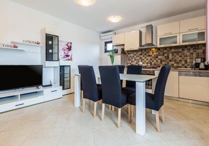 Holiday house Pula for 1 - 6 persons with 2 bedrooms - Holiday home