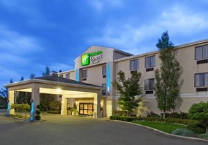 Holiday Inn Express & Suites Alliance, an IHG Hotel