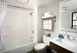 Holiday Inn Express Andover North - Lawrence, an IHG Hotel