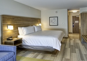 Holiday Inn Express and Suites Omaha Downtown - Airport, an Ihg Hotel