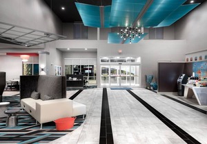 Holiday Inn Express & Suites Charlotte Airport, an IHG Hotel