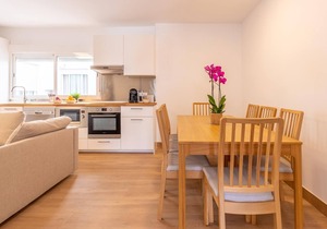 HOMEABOUT LA MERCED PENTHOUSE 20 (4BR 2BT)