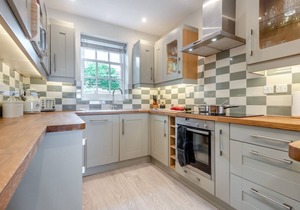Homelands - Five Bedroom House, Sleeps 9