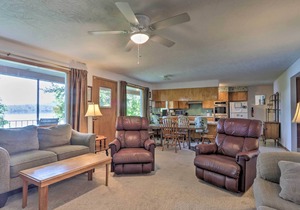 'Honeysuckle on Hayden' Lakefront Home w/Dock!