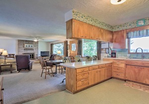 'Honeysuckle on Hayden' Lakefront Home w/Dock!
