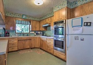 'Honeysuckle on Hayden' Lakefront Home w/Dock!