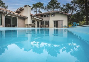 Hossegor "EMACHETHACO" Superb luxury villa with heated swimming pool for 10 people.