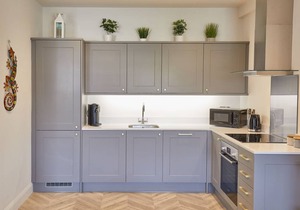 Host & Stay | Market View