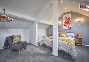 Host & Stay - Skyview
