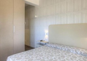 Hotel 2000