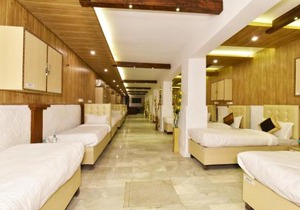 Hotel sallow International-Hotel Near Golden Temple