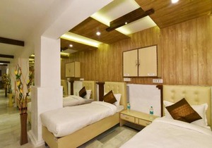 Hotel sallow International-Hotel Near Golden Temple