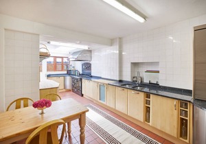 House ∙ 11 bedrooms ∙ 24 guests