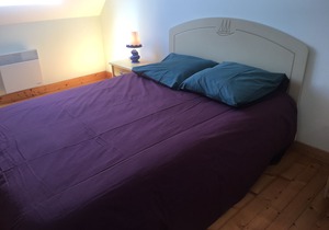 House with heated pool and close to beaches in Lannilis