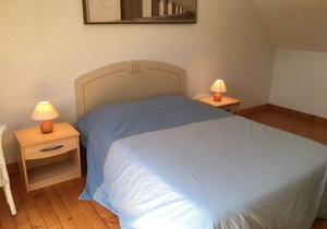 House with heated pool and close to beaches in Lannilis