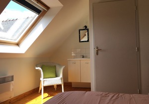 House with heated pool and close to beaches in Lannilis