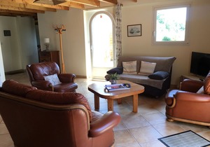 House with heated pool and close to beaches in Lannilis