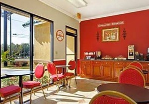 Howard Johnson by Wyndham Dothan