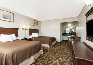 Howard Johnson by Wyndham Springfield