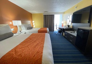 Howard Johnson by Wyndham Clifton NJ
