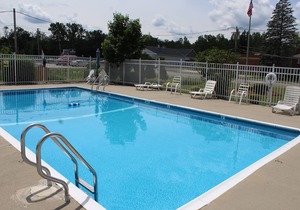 Howard Johnson by Wyndham Lenox
