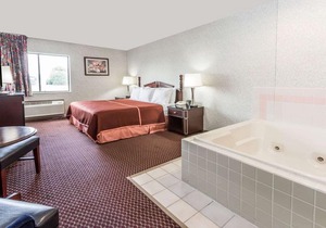 Howard Johnson by Wyndham Manteno