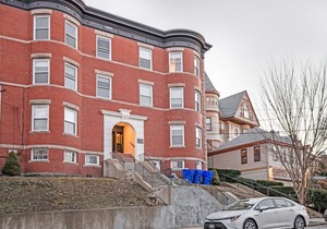 Huge 2b in desirable & quiet area. Near grocery and T-stop by Blueground