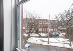 Huge 3br in desirable & quiet area. Near grocery and T-stop by Blueground