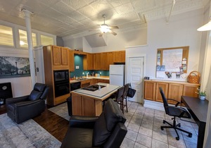 Huge open floor plan Tower Grove Unit!