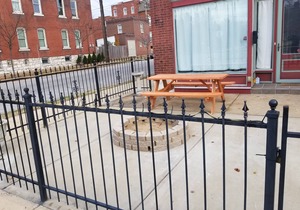 Huge open floor plan Tower Grove Unit!