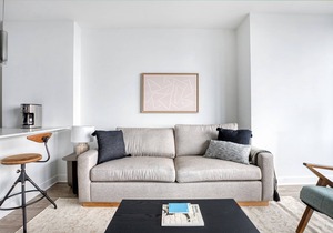 Ideal South Loop 1BR w/Pool, Gym, Roof Deck, 1 block to L, by Blueground
