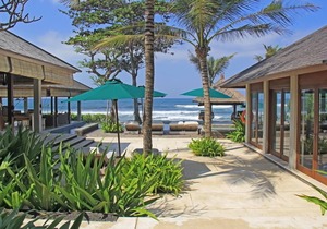 Idyllic 4BR Beach Front Villa Set In Pabean Beach! 9Min Drive To Bali Safari!