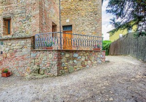 Idyllic Farmhouse in Gambassi Terme-Fi with Swimming Pool