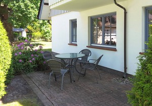 Idyllically situated first floor apartment near Darßer Wald, south-facing terrace, WLAN