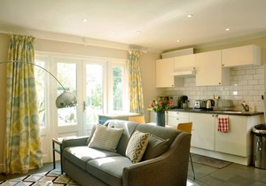 Immaculate Quiet Coach House in Garden, Birmingham