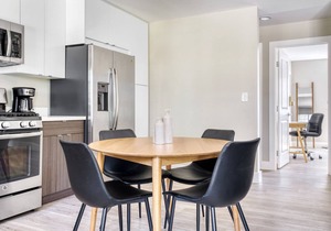 Impeccable Campbell 1BR w/W/D, Pool, Gym, walk to WF + TJ, by Blueground