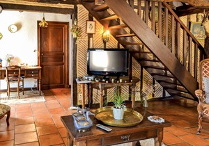 In a small village among the vineyards near Bergerac stands this cottage just two minutes from the D