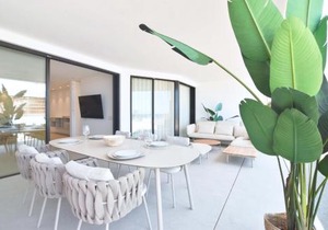 Infinity 0-3 LUXE PARTIAL SEA VIEW 2B
