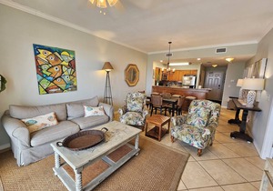 Inn at Dauphin Island 109 Family Friendly Sleeps 8-Walk out to Pool and Beach