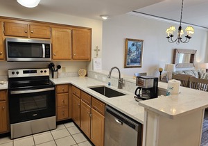 Inn at Dauphin Island 203 Beautifully Furnished with Great Views!