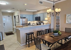 Inn at Dauphin Island 110-Walk-in Shower! Walk out to Pools and Beach!